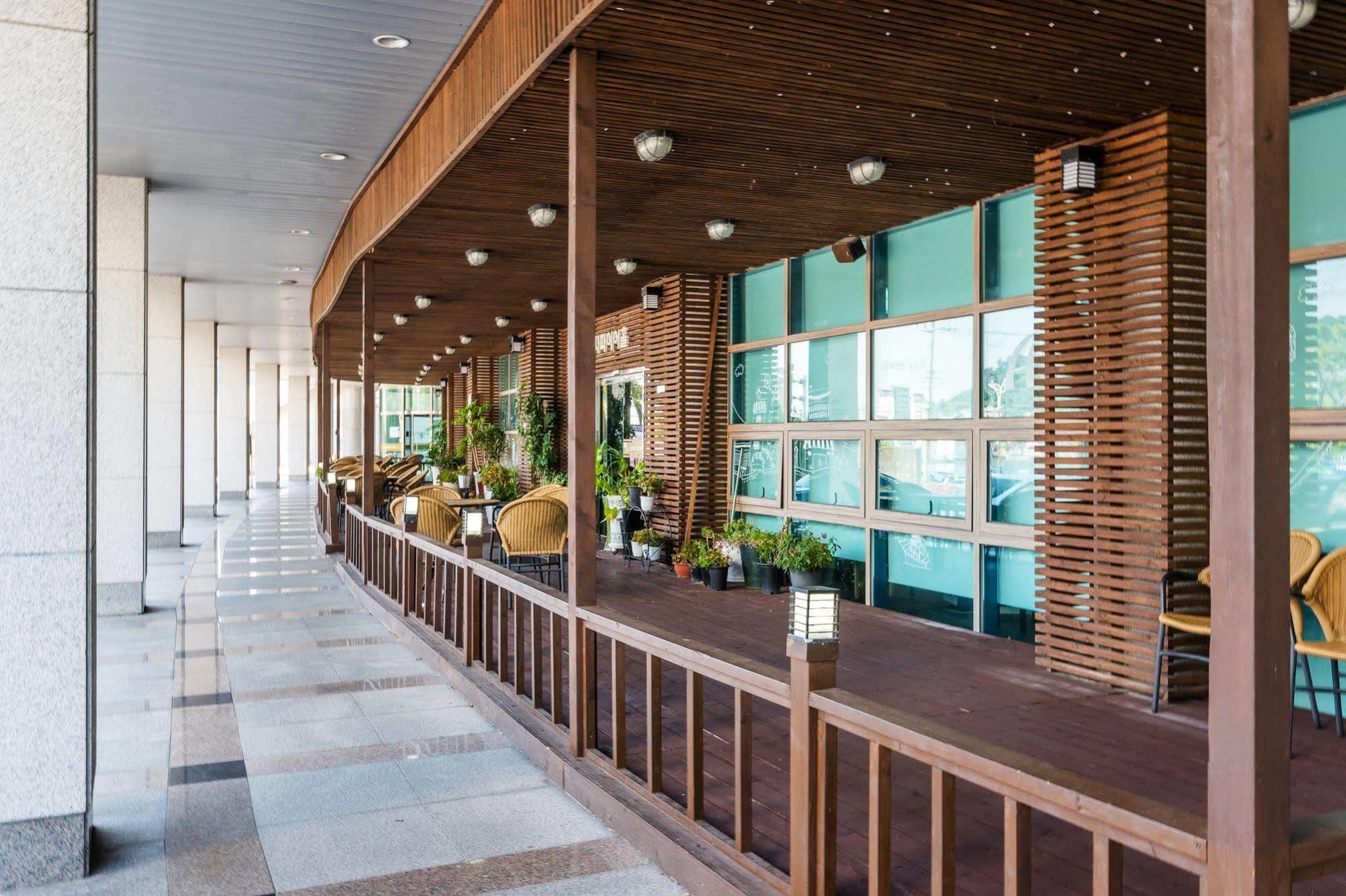 גאוז'ה Hotel Homefourest מראה חיצוני תמונה