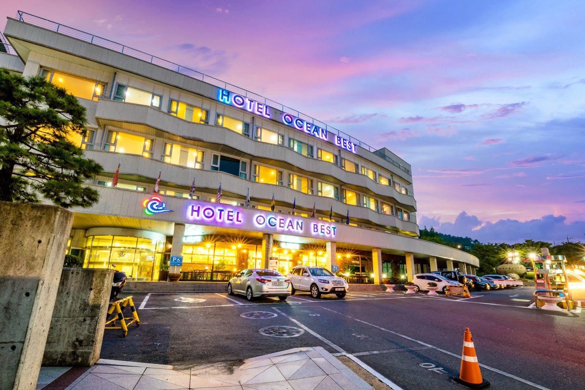 גאוז'ה Hotel Homefourest מראה חיצוני תמונה