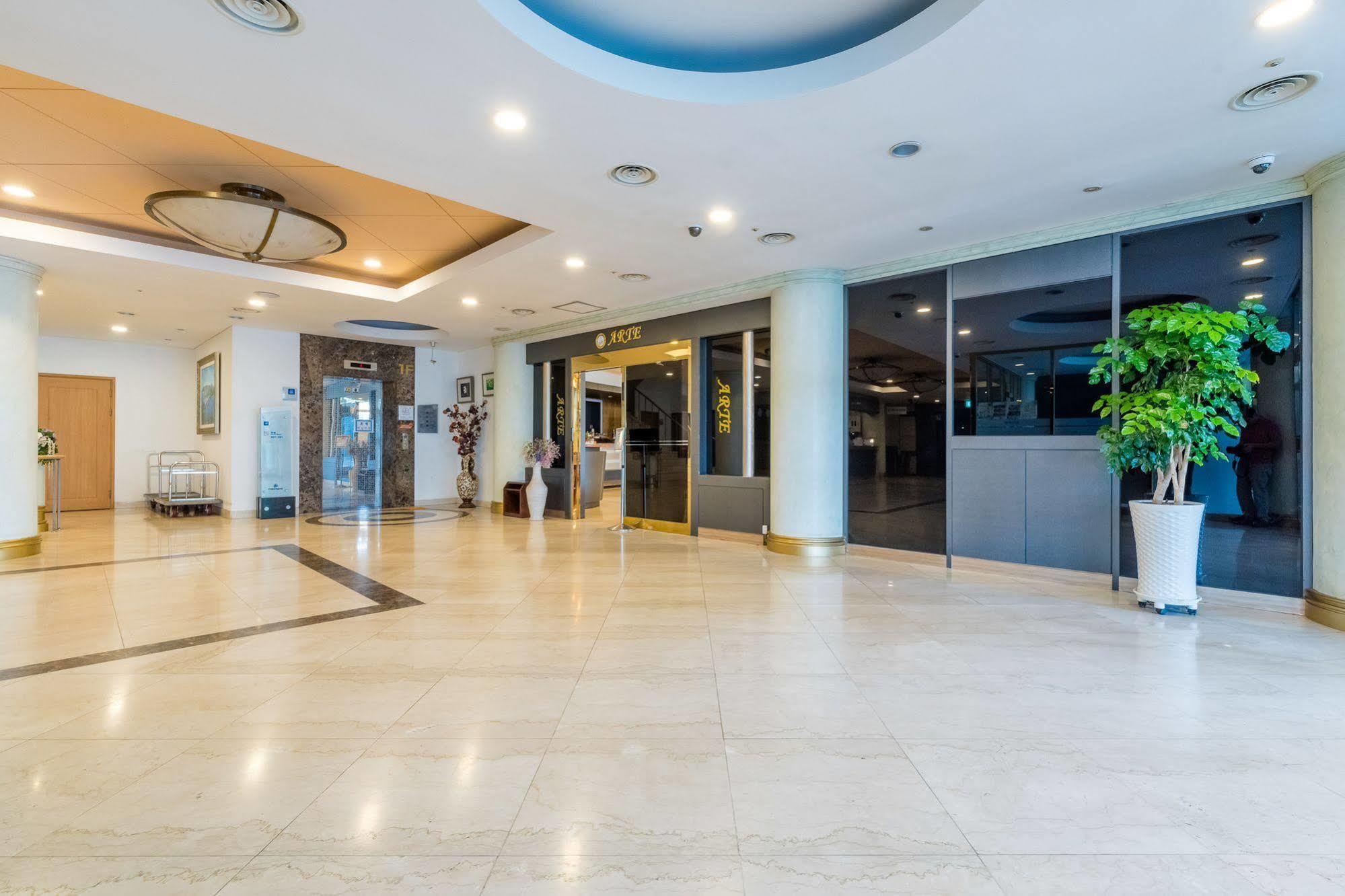 גאוז'ה Hotel Homefourest מראה חיצוני תמונה