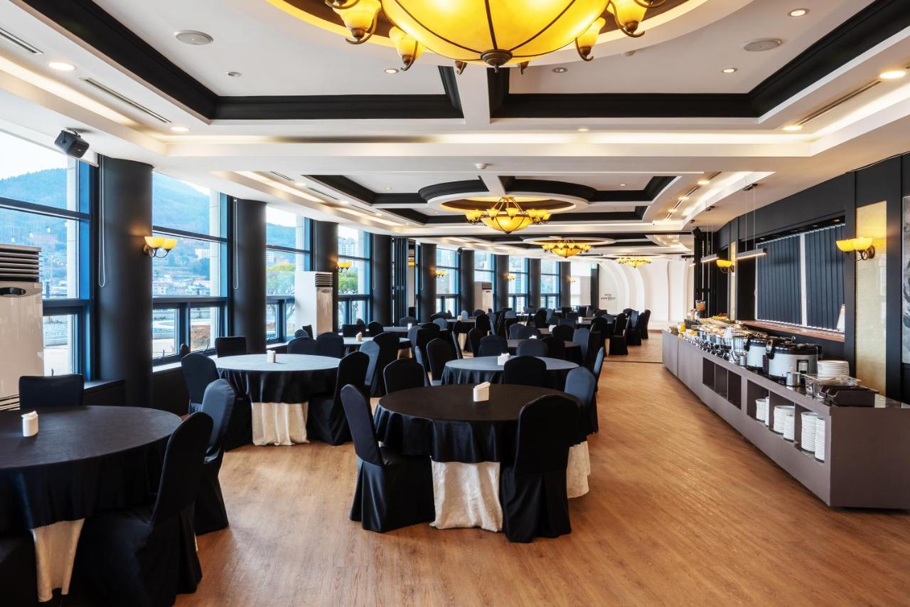 גאוז'ה Hotel Homefourest מראה חיצוני תמונה