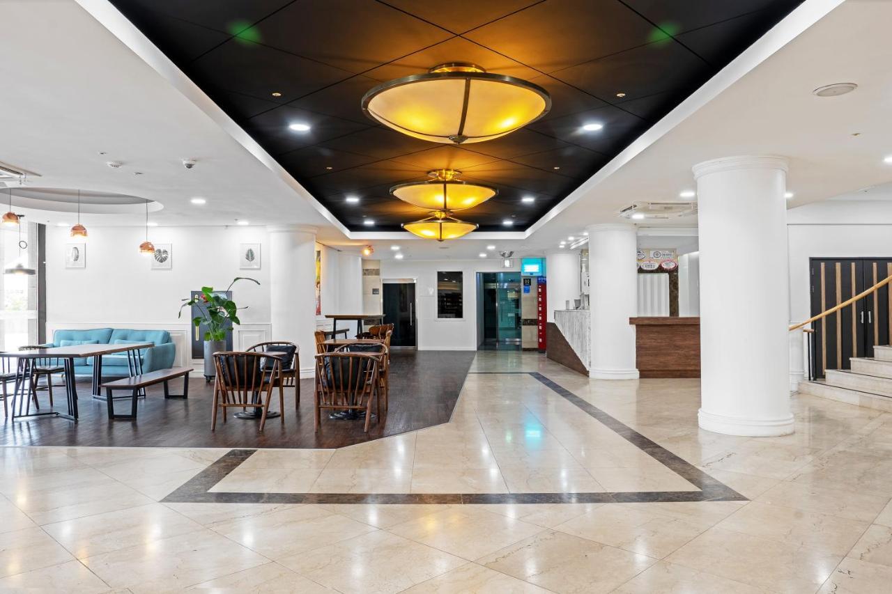 גאוז'ה Hotel Homefourest מראה חיצוני תמונה